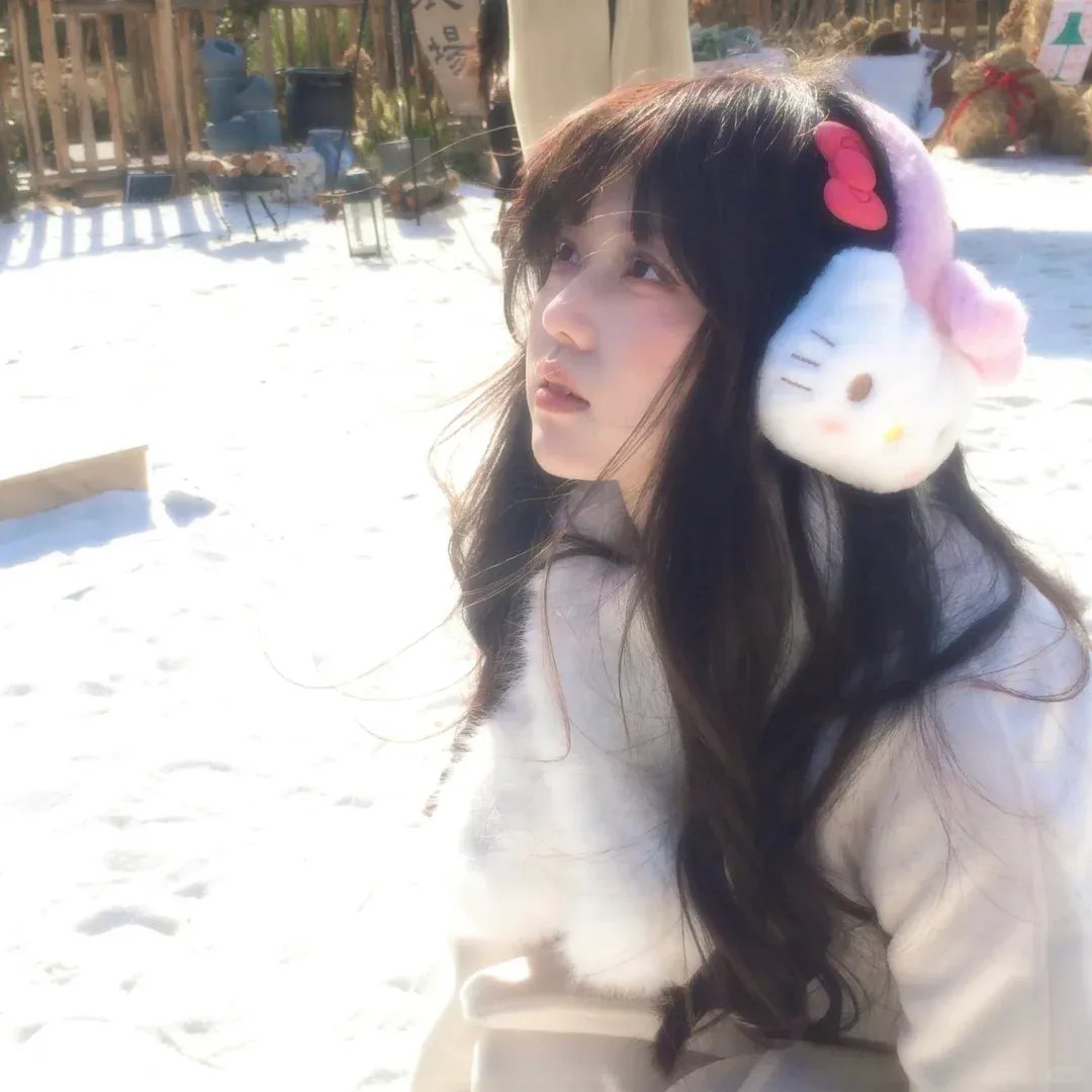 新来的美女邻居 海报